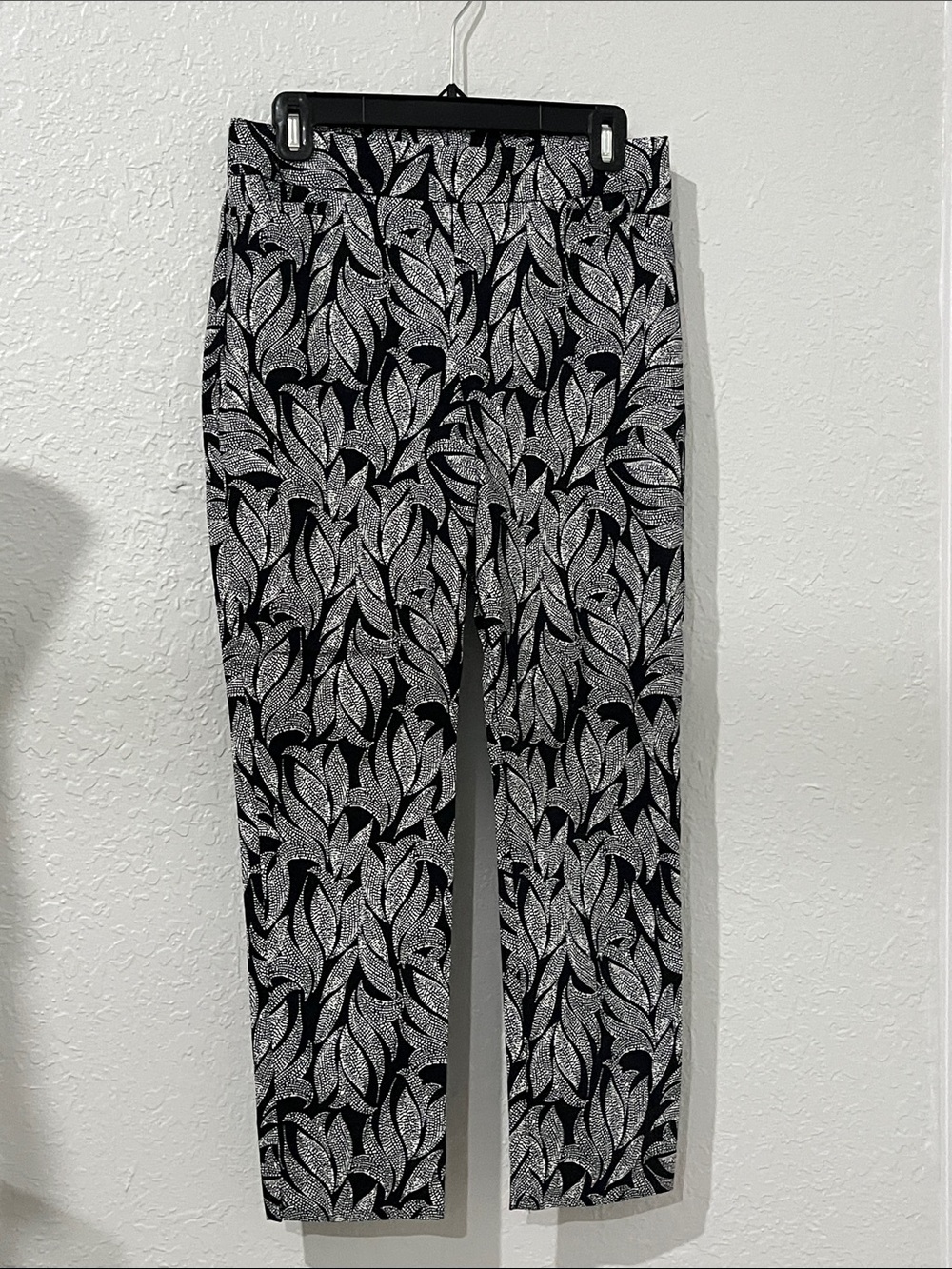 Chico's Brigitte Slim Leg Ankle Pull-On Pants
